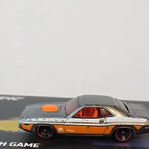 Hot Wheels  1970 Silver Metallic Dodge Hemi Challenger Orange Mopar Graphics